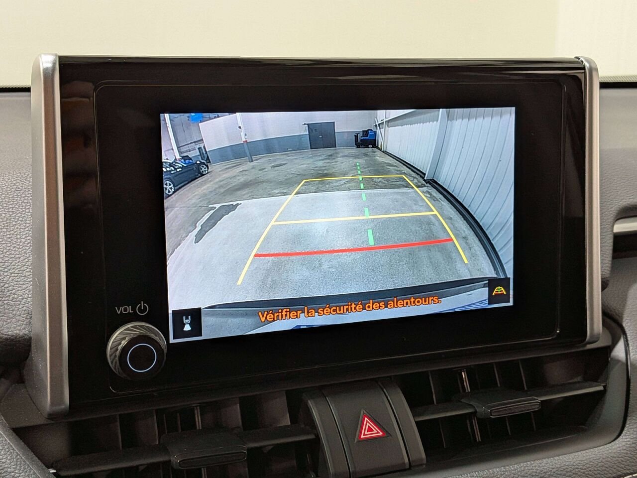Toyota RAV4 LE AWD 2024 Noir Val-David - photo #21