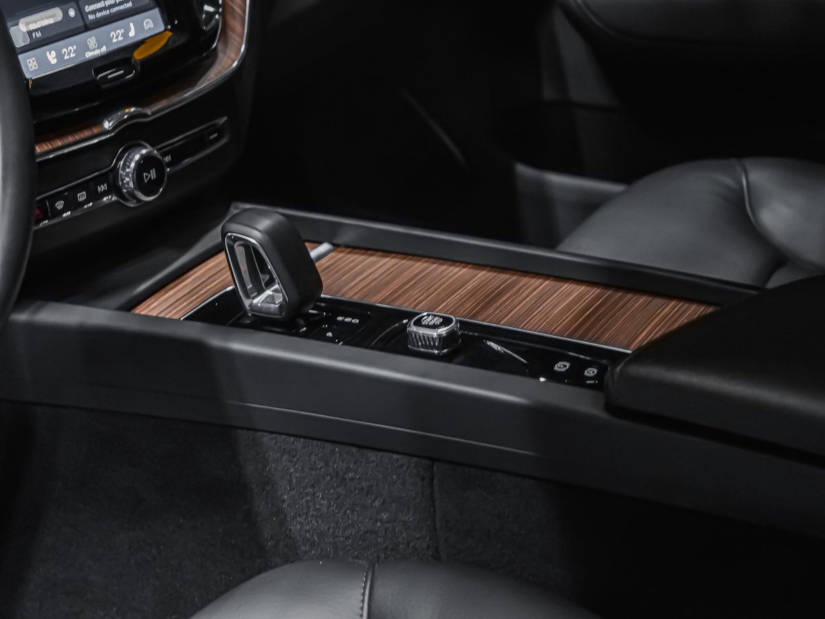 2023 Volvo XC60 B6 PLUS BRIGHT CLIMAT HARMAN KARDON Grey Montreal - photo #6