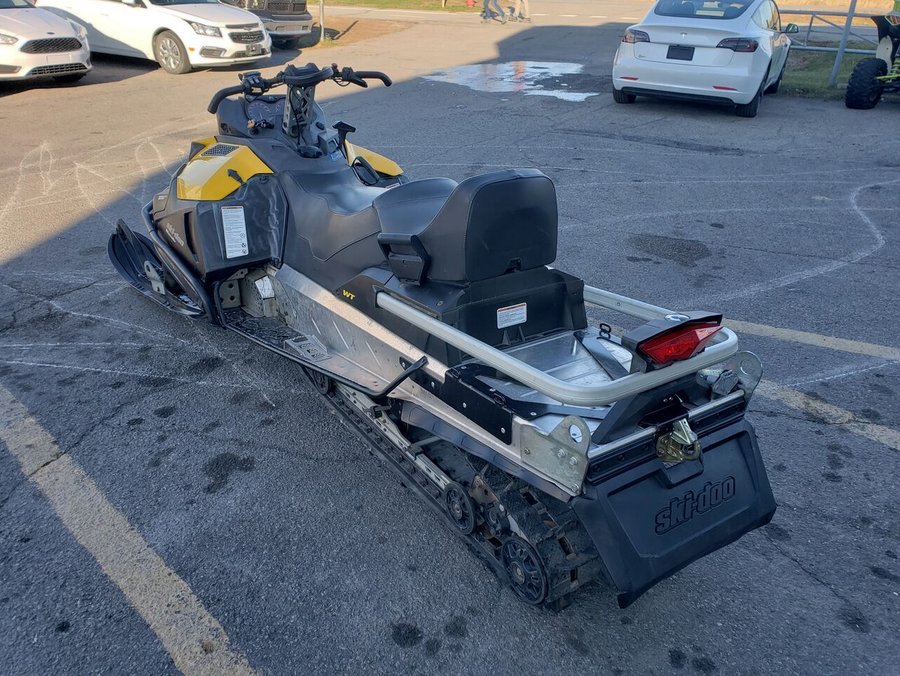2015 Ski-doo Skandic 2015 Yellow