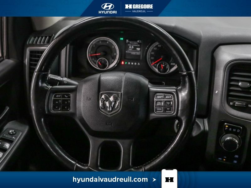 Ram 1500 YW97 | Express 4x4 Crew Cab 5'7" Box 2019 Argent Laval - photo #20