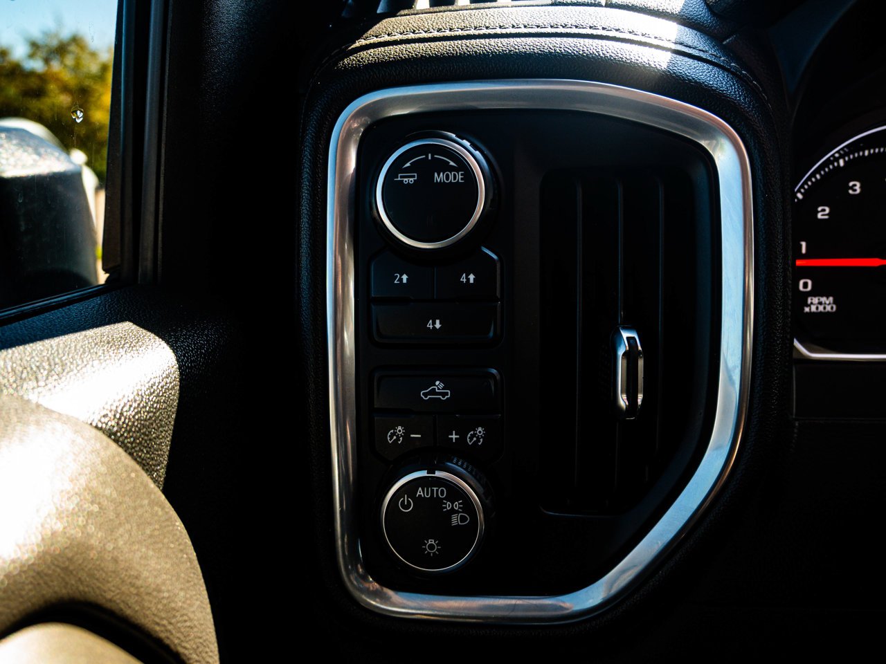 2021 Chevrolet Silverado 2500HD 4WD Crew Cab 159 LT White Sherwood Park - photo #18