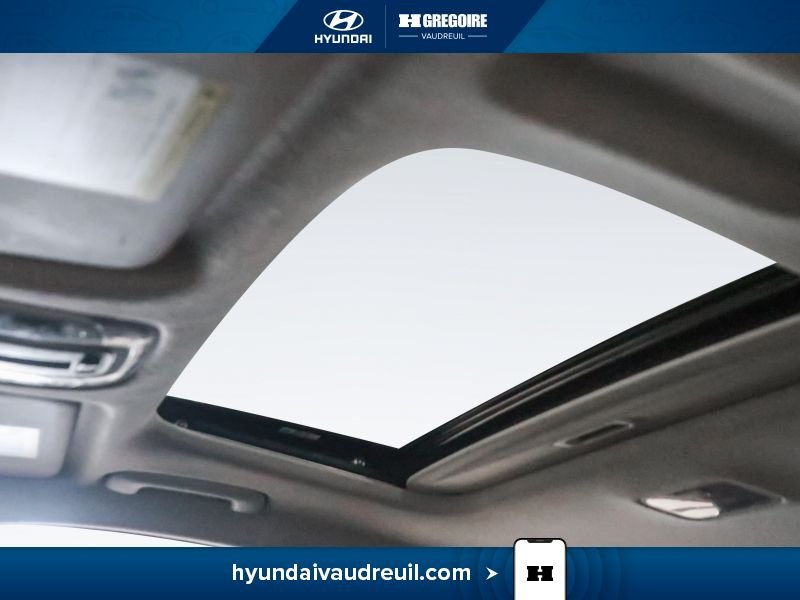 2024 Hyundai Elantra Grey Blainville - photo #18