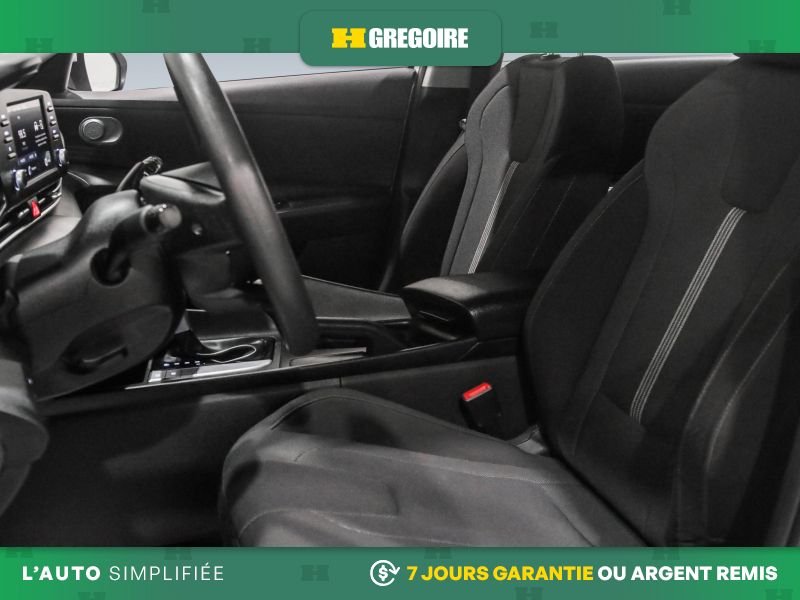 Hyundai Elantra 822272 | Essential AUTO AC GR ELECT MAGS CAM RECUL BLEUTOOT 2023 Blanc Laval - photo #13