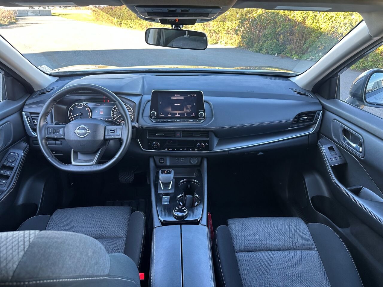2025 Nissan Rogue SV TI avec ensemble toit ouvrant gray Matane - photo #9
