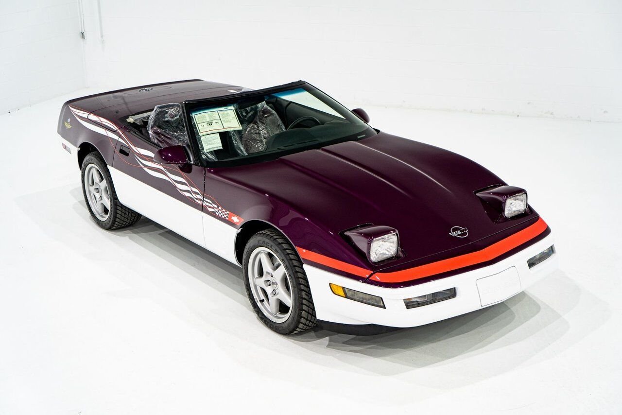 1995 Chevrolet Corvette *PRIX EN USD* RPO Z4Z PACE CAR PRESENTED IN DELIVERY PACKAGING WITH ONLY 192MILES (307KM) FROM NEW White Montreal - photo #4