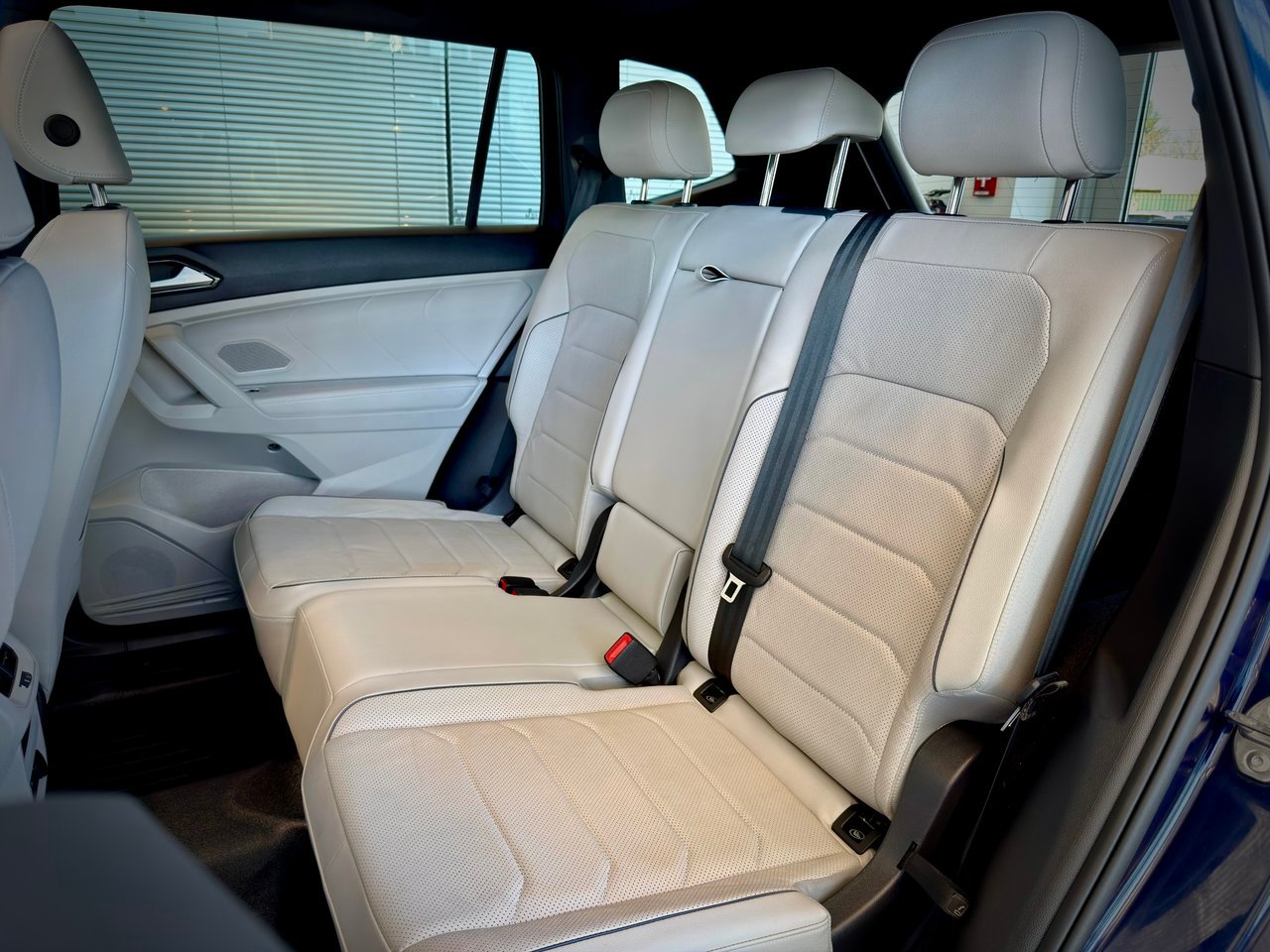 2024 Volkswagen Tiguan Blue Notre-Dame-des-Prairies - photo #22
