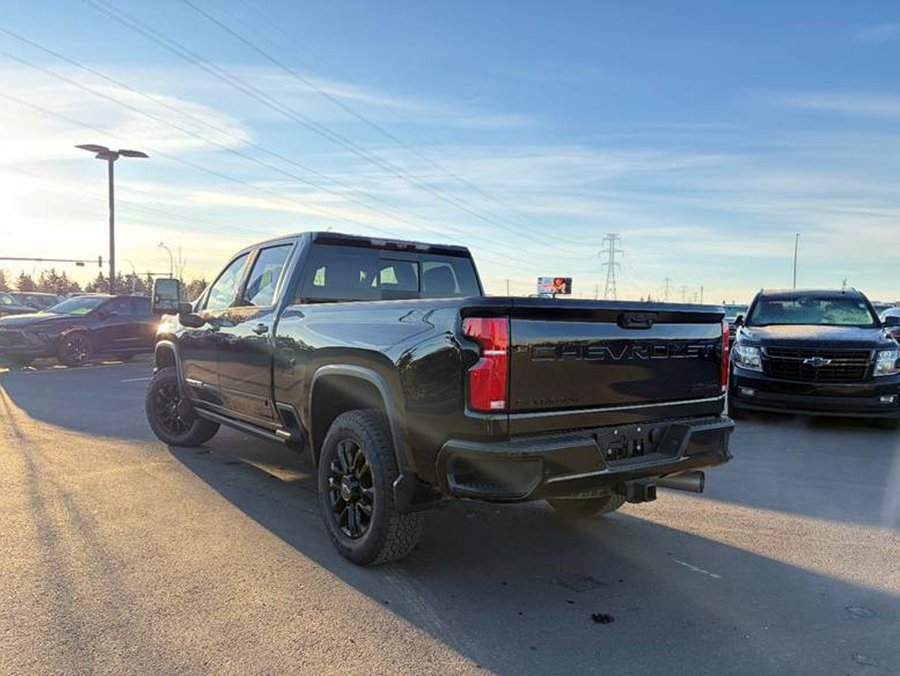 2025 Chevrolet Silverado 3500HD High Country Midnight Edition 6.6L Duramax Z71 | Power Assist Steps Black