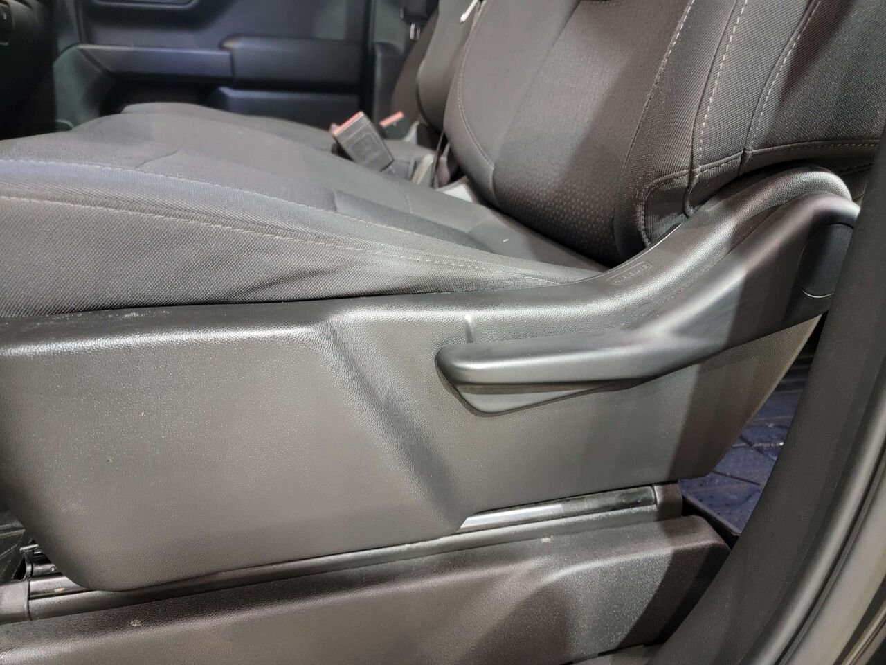 2022 Chevrolet Silverado 1500 LTD 4WD Crew Cab 157" Custom Trail Boss Black Val-David - photo #10