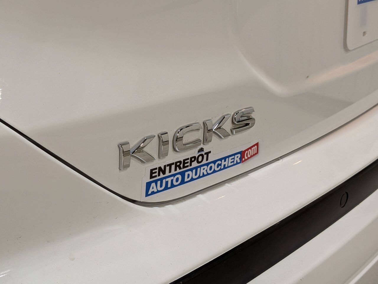 Nissan Kicks Play SV FWD 2025 Blanc Mirabel - photo #33