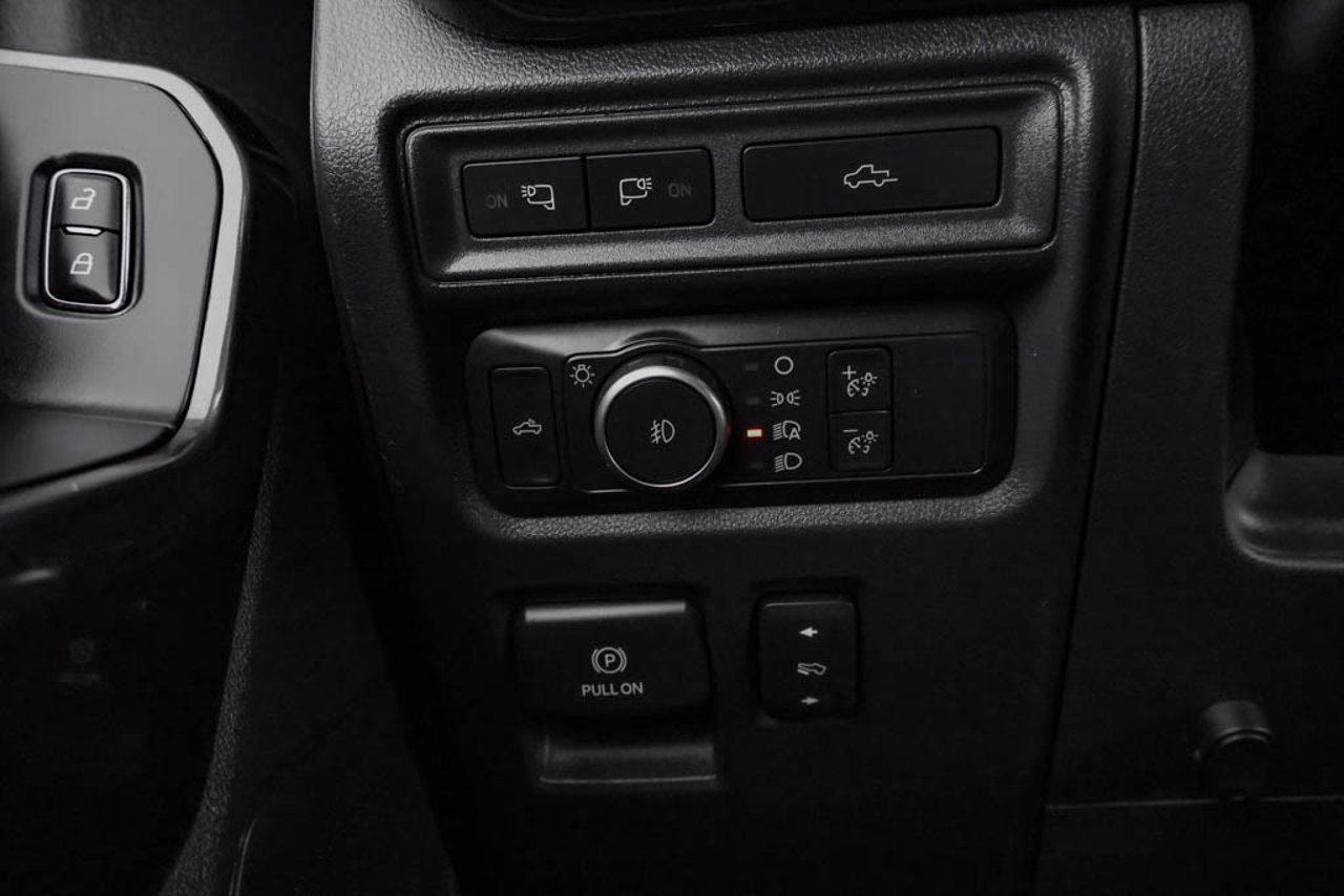 2021 Ford F-150 XLT 4WD SuperCab 6.5' Box Black Sherwood Park - photo #16