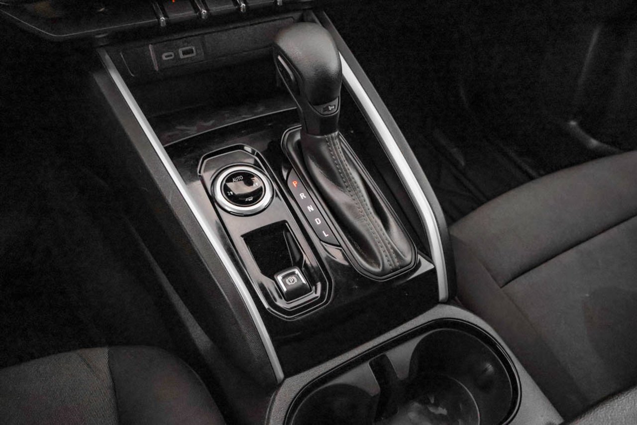 2024 Chevrolet Colorado 4WD Crew Cab WT White Sherwood Park - photo #25