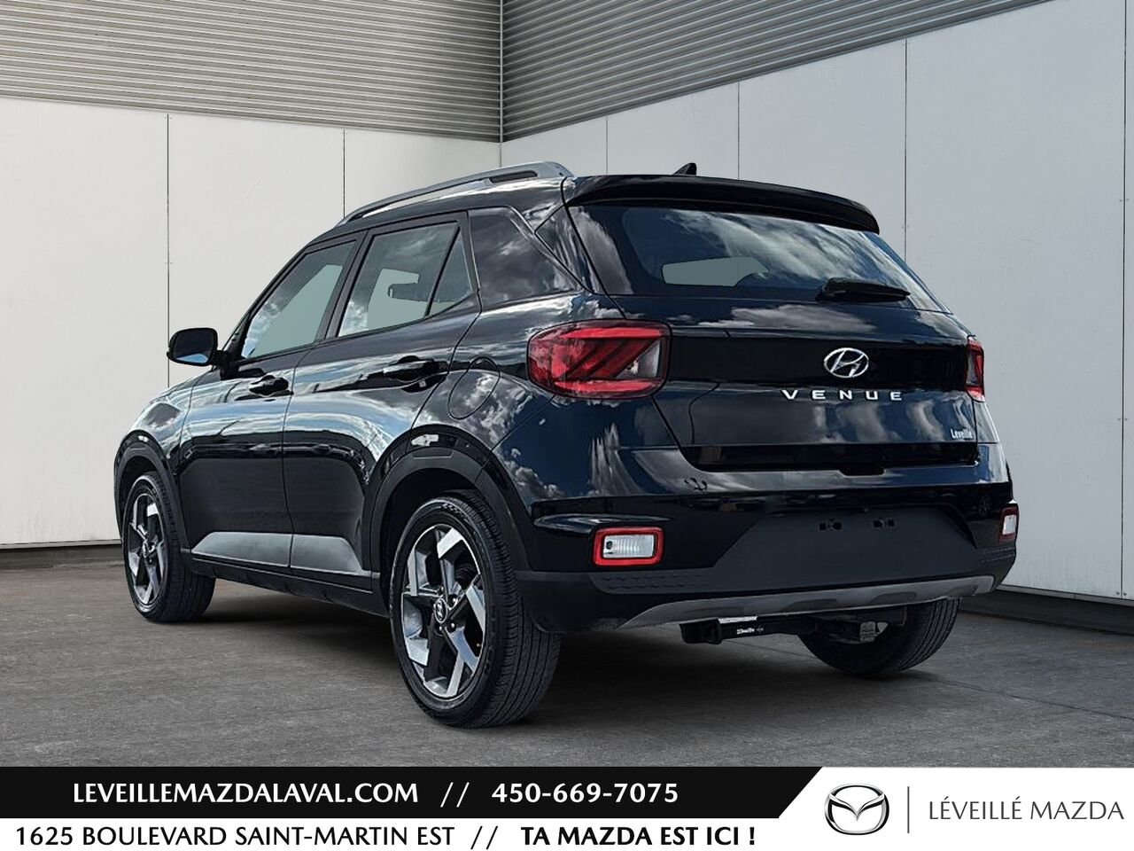 2020 Hyundai Venue Trend IVT Black Laval - photo #7