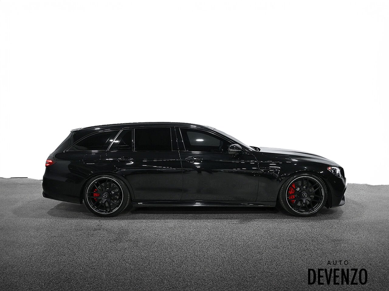 Mercedes-Benz Classe-E 2023 Noir Saint-Eustache - photo #1