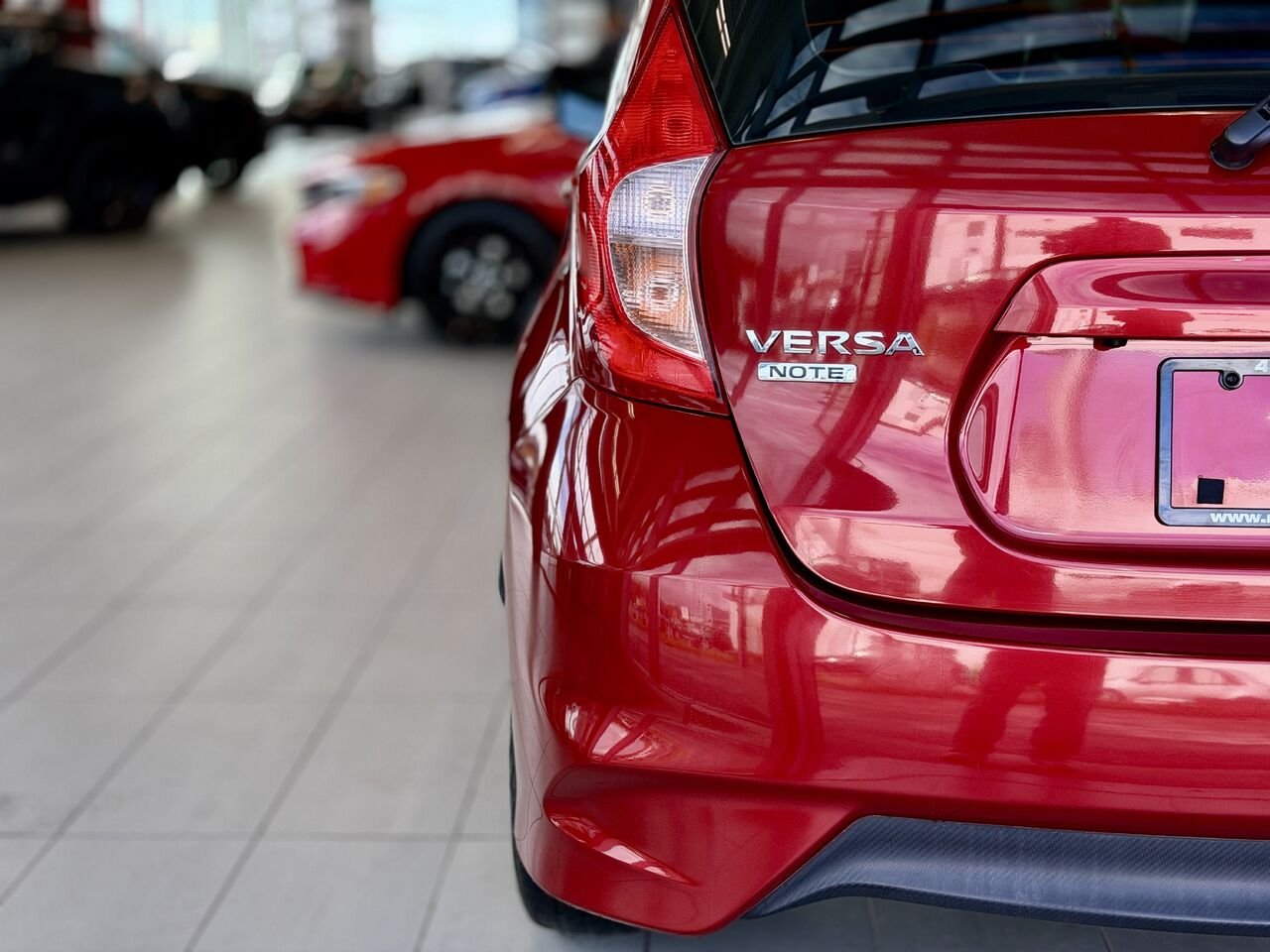 2018 Nissan Versa Note Red Notre-Dame-des-Prairies - photo #12