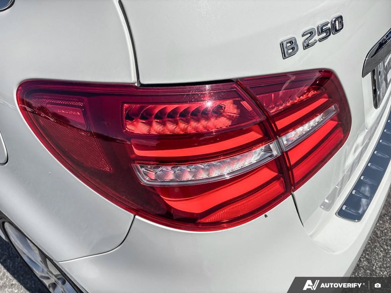 Mercedes-Benz B-Class WDDMH4GB5JJ447885 2018 Blanc Mirabel - photo #12