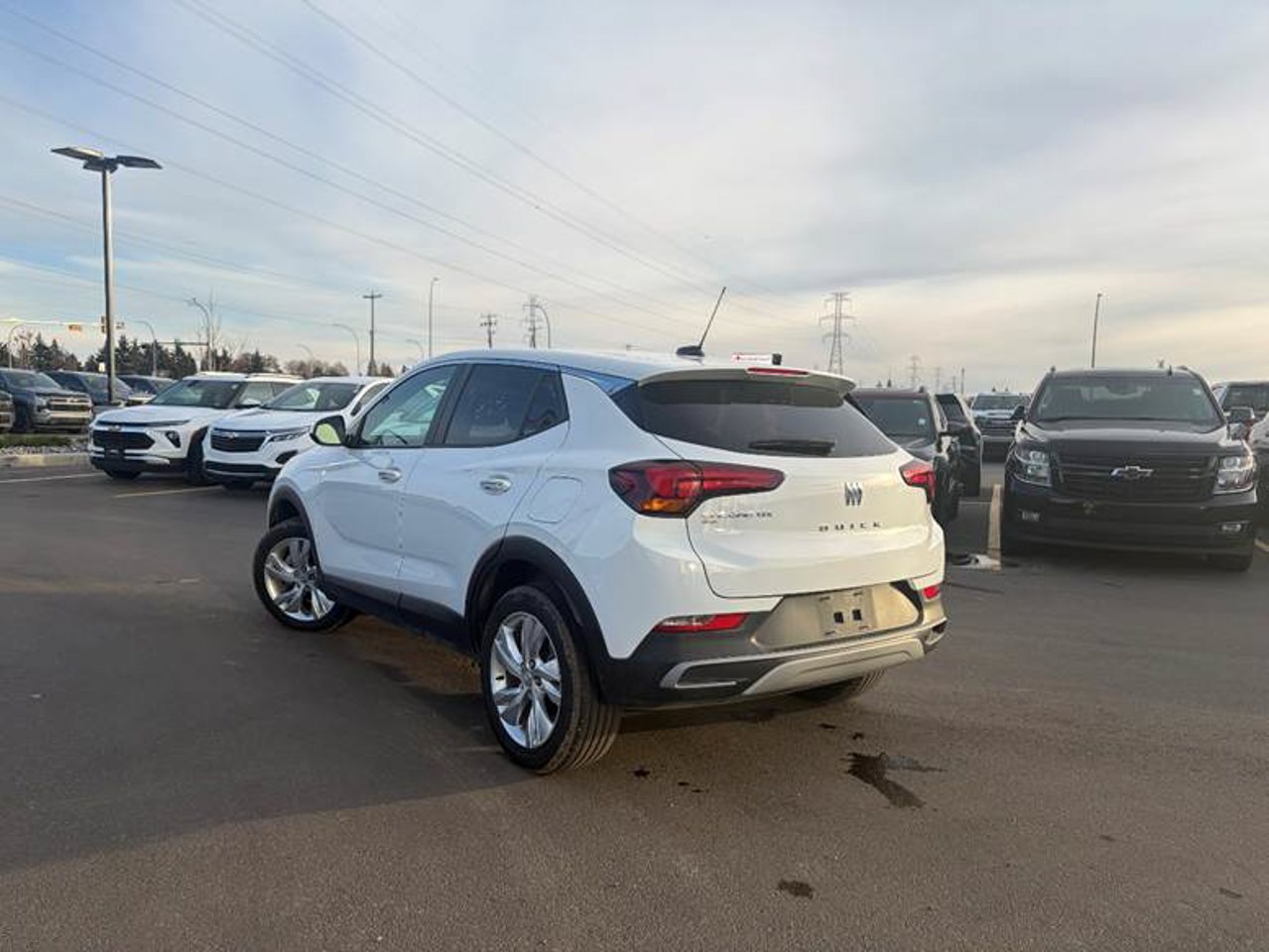 2025 Buick Encore GX AWD 4dr Preferred White Sherwood Park - photo #3