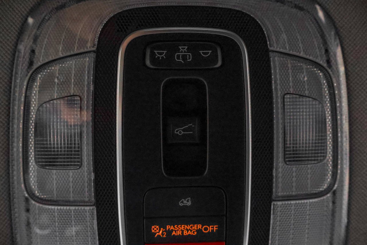 2025 Hyundai Elantra Preferred IVT w/Tech Pkg White Sherwood Park - photo #26