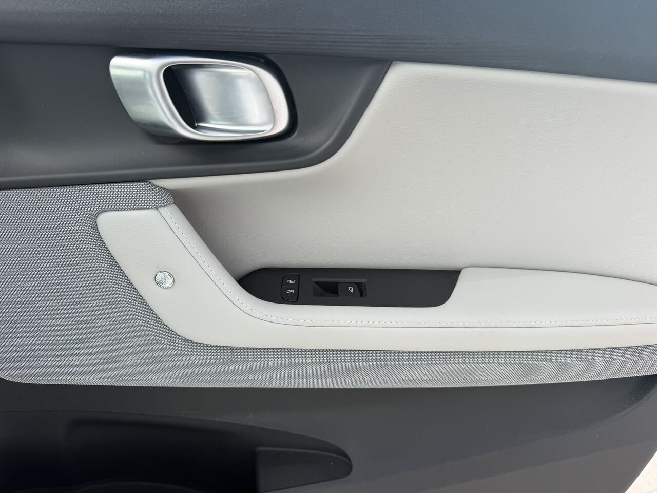 Polestar 2 LONG RANGE AWD 2024 Gris Laval - photo #8