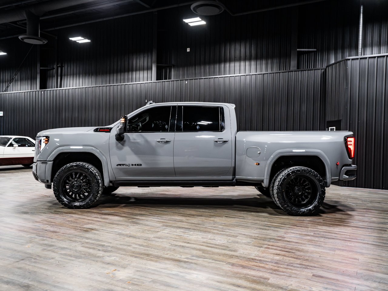 2024 GMC Sierra 2500HD 4WD Crew Cab 159 AT4 Grey Sherwood Park - photo #4