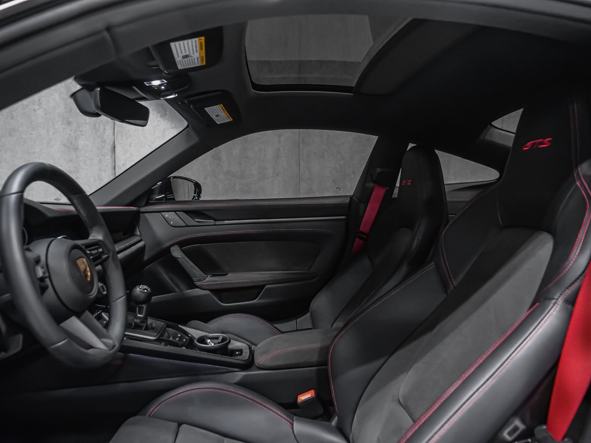 2024 Porsche 911 CARRERA 4 GTS Black Montreal - photo #29