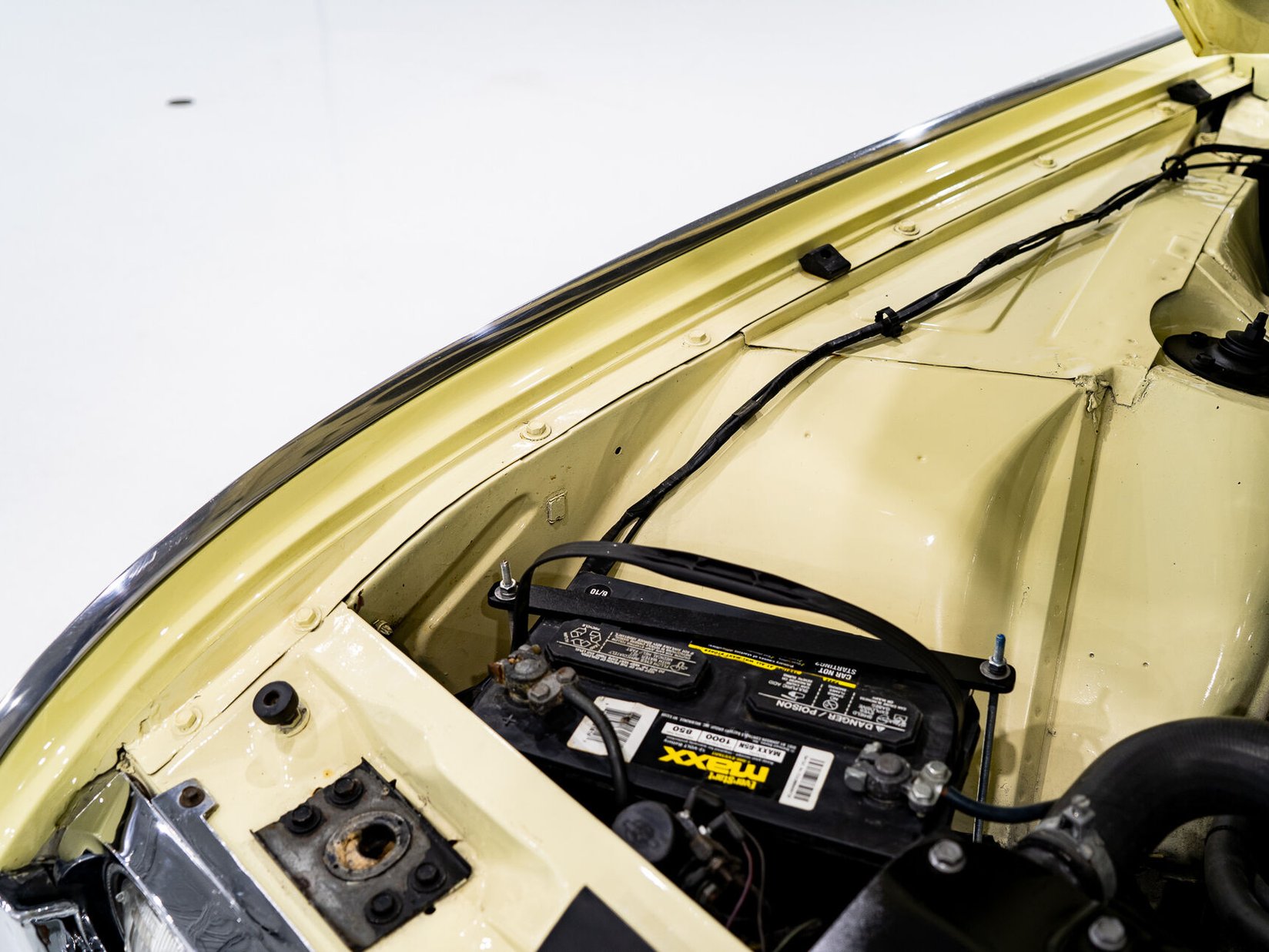 Ford Thunderbird Beautifully Presented From Older Restoration with original bill of sale 1962 Jaune Montréal - photo #20