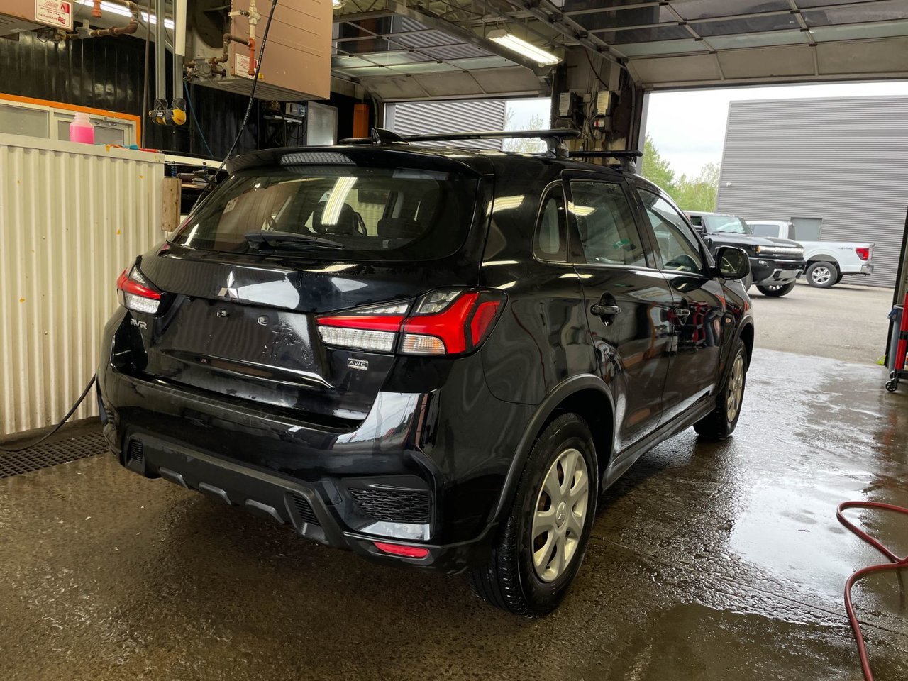 Mitsubishi RVR ES AWD *SIÈGES CHAUF* CARPLAY BLUETOOTH CAMERA USB 2023 Noir Saint-Jérôme - photo #7