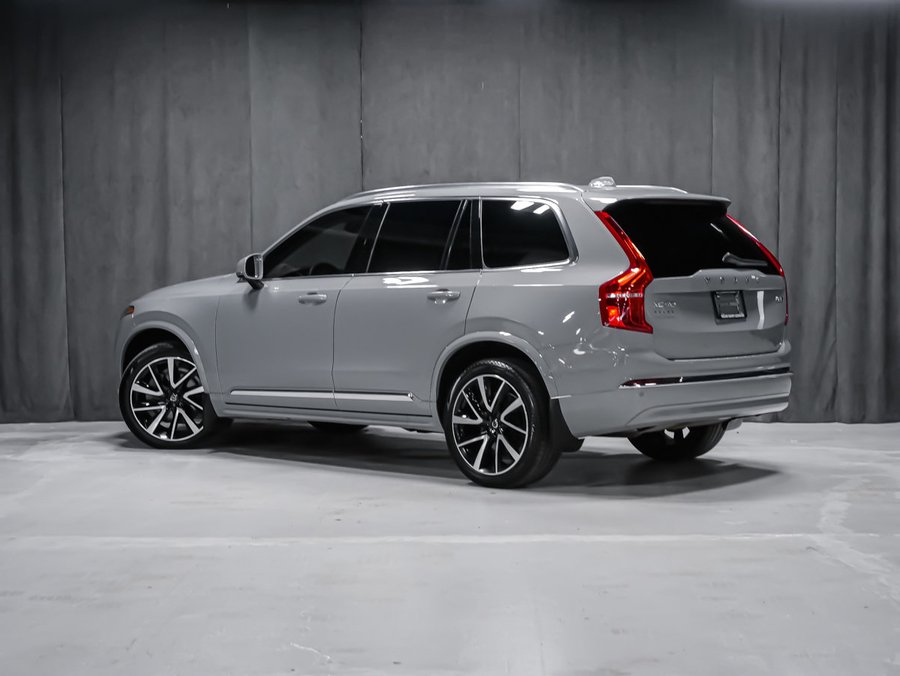 Volvo XC90 Plus Bright Theme 2024 Gris