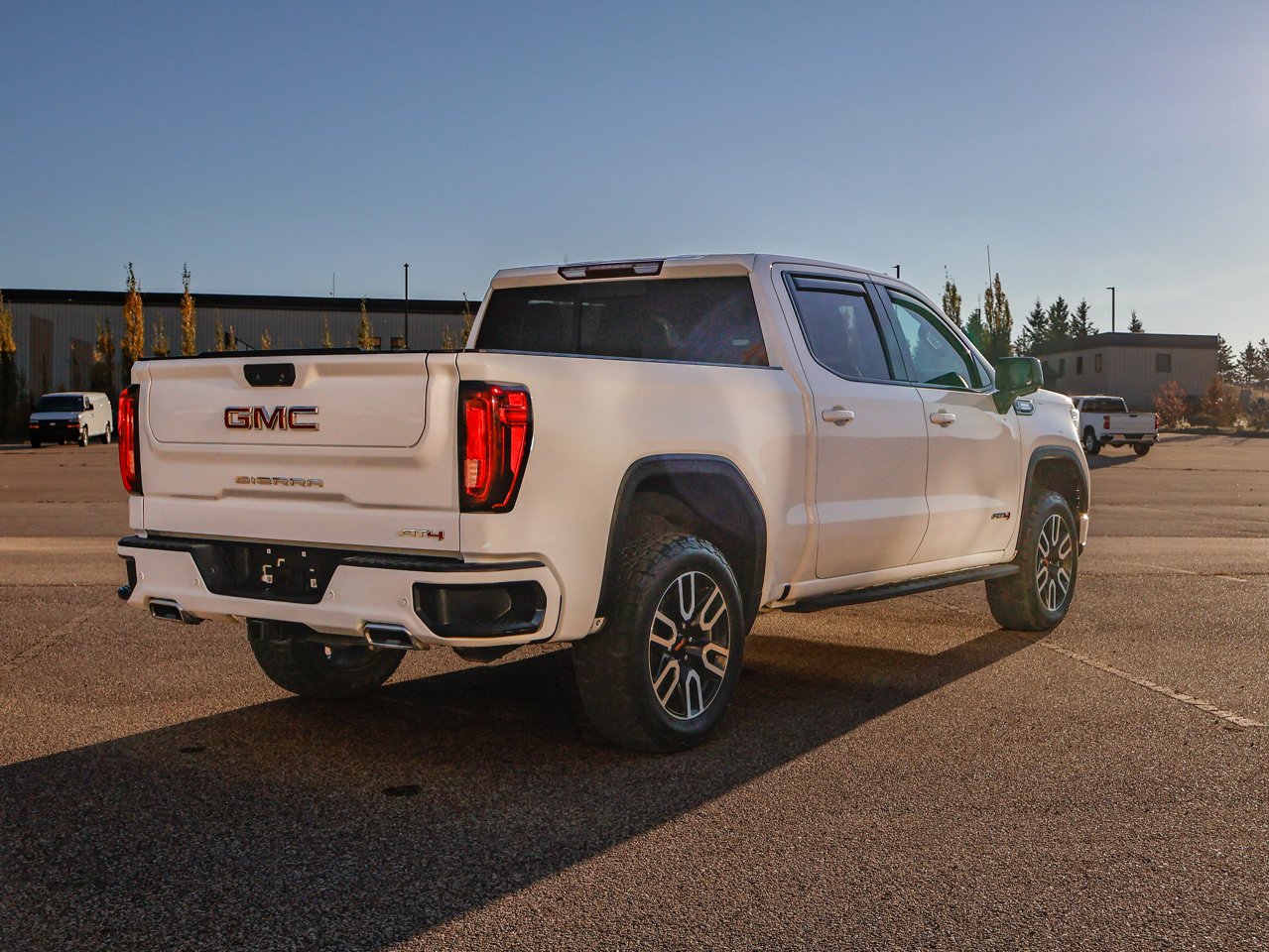 2025 GMC Sierra 1500 4WD Crew Cab 147 AT4 White Sherwood Park - photo #12