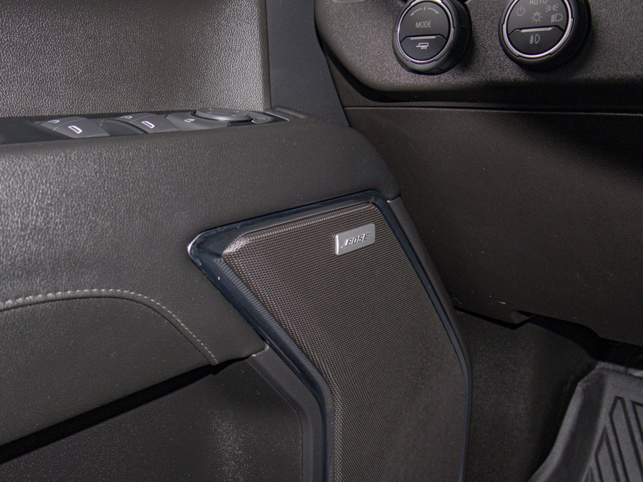 2024 Chevrolet Silverado 1500 4WD Crew Cab 147 RST Black Sherwood Park - photo #20