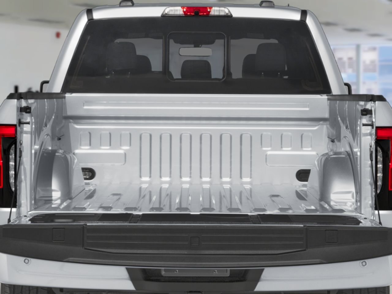 2025 Ford F-150 Lightning Iconic Silver Metallic Saint-Jérôme - photo #3