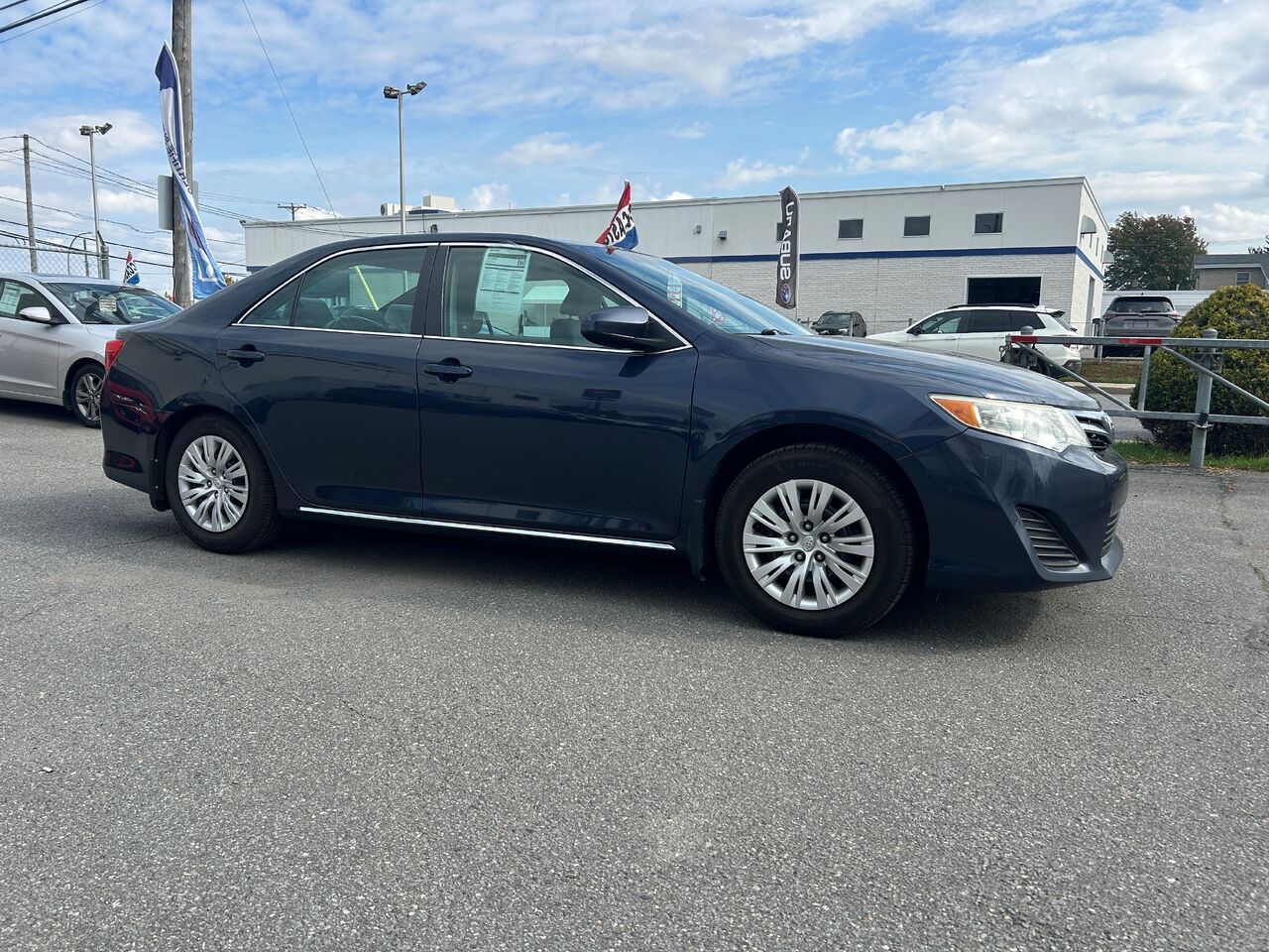 Blue 2014 Toyota Camry Sedan Front-Wheel Drive Automatic