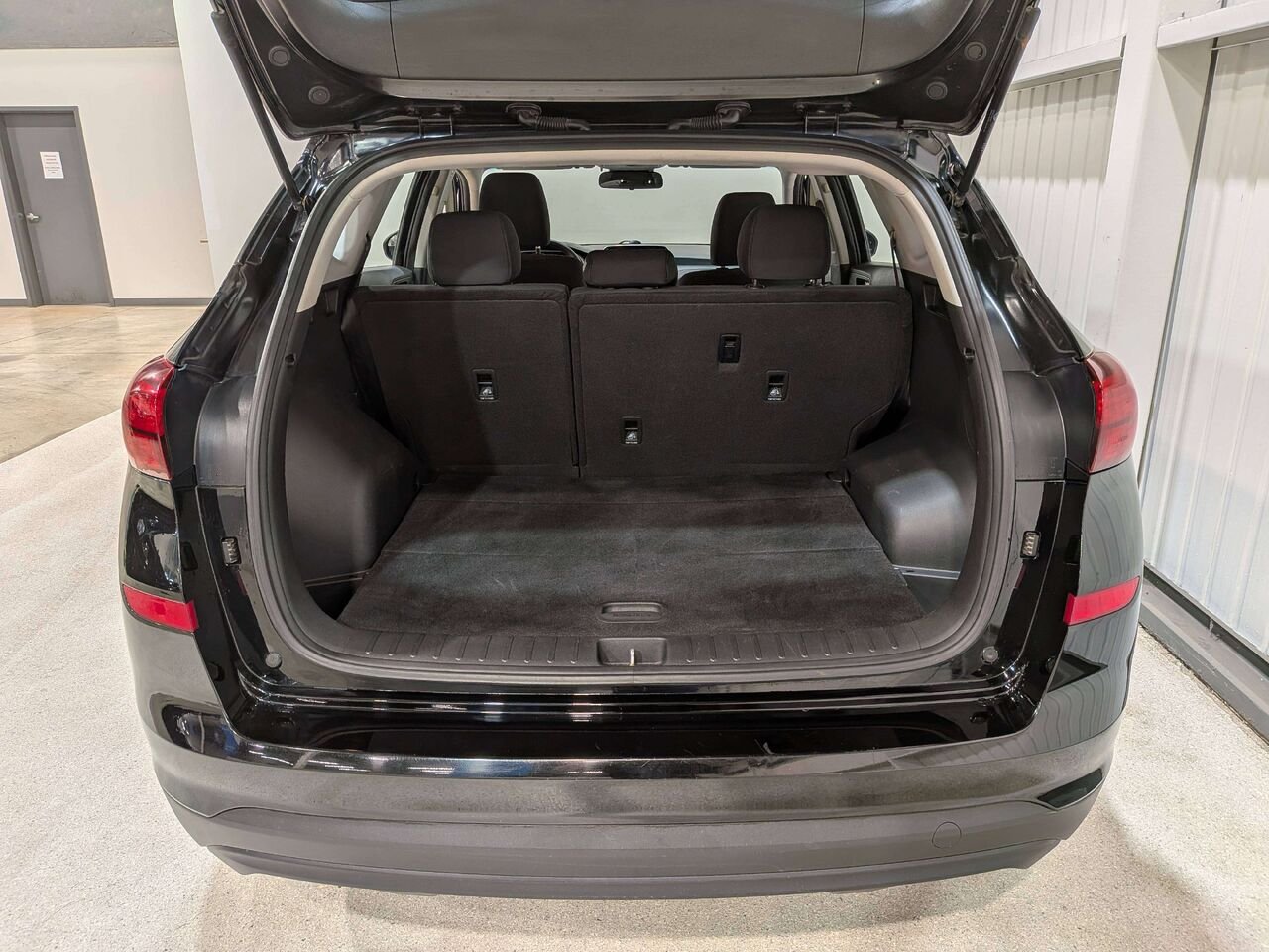 2019 Hyundai Tucson Essential AWD w/Safety Package Black Val-David - photo #8
