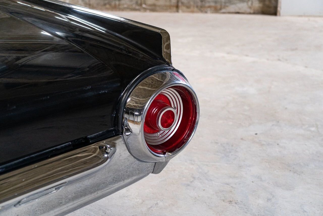 Ford Thunderbird **PRICE IN USD** Roadster project car Extremely rare 1962 Noir Montréal - photo #46