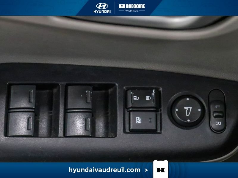 Honda Civic YA888 | LX 4 portes, boîte automatique 2013 Gris Laval - photo #16