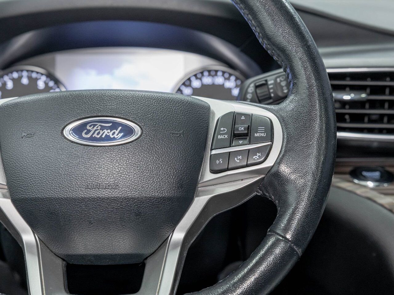 2023 Ford Explorer LIMITED 4WD *TOIT* CUIR *CAM 360* B&O *SIEGES VENT White Saint-Jérôme - photo #16