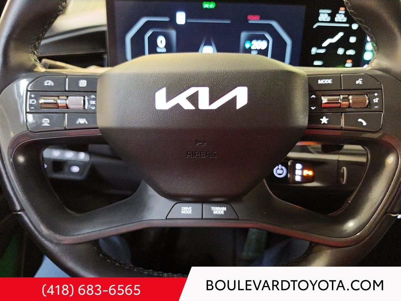 2024 Kia EV9 100384A-25 | LAND AND TI AVEC GROUPE GT-LINE, AWD Red Québec - photo #12