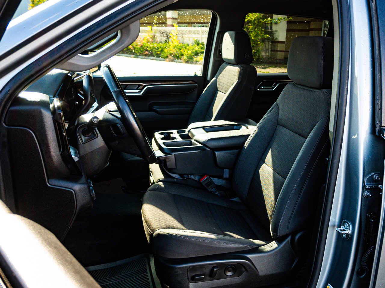 2025 Chevrolet Silverado 1500 4WD Crew Cab 147 LT Grey Sherwood Park - photo #18
