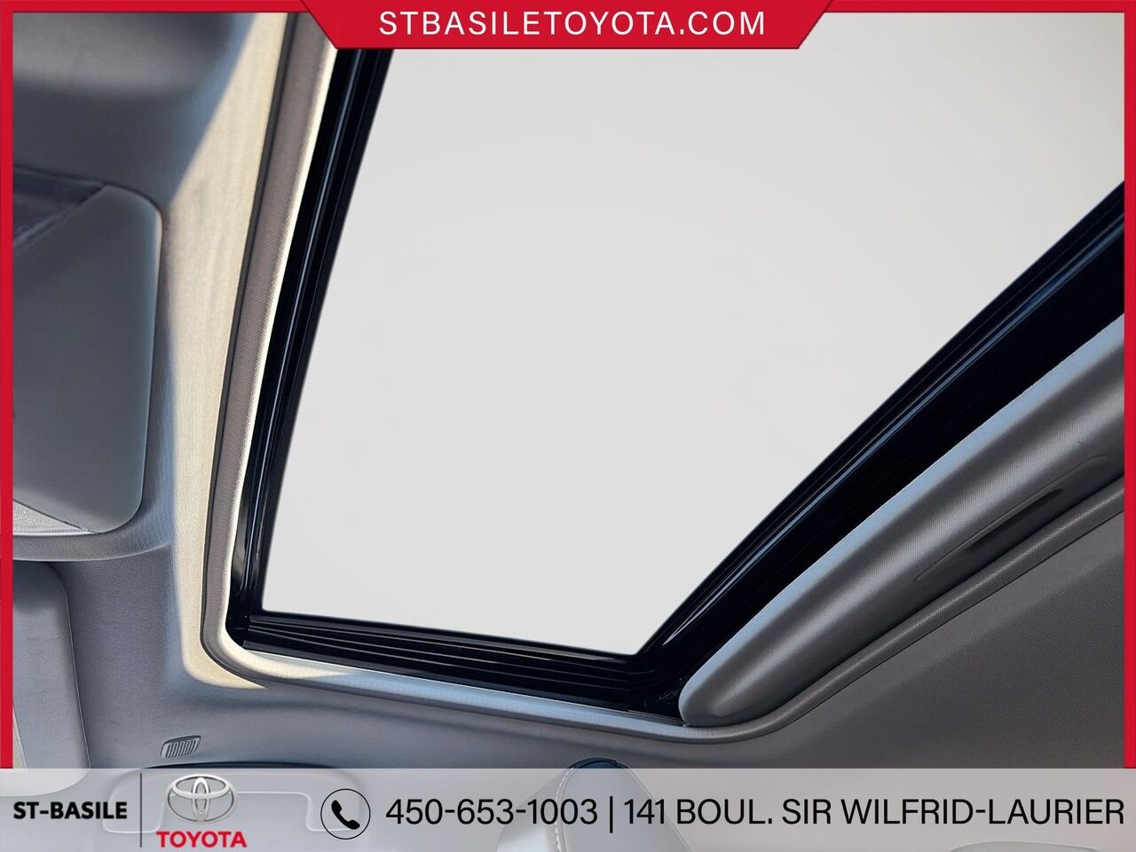 2025 TOYOTA RAV4 Midnight Black Metallic Saint-Basile-le-Grand - photo #18