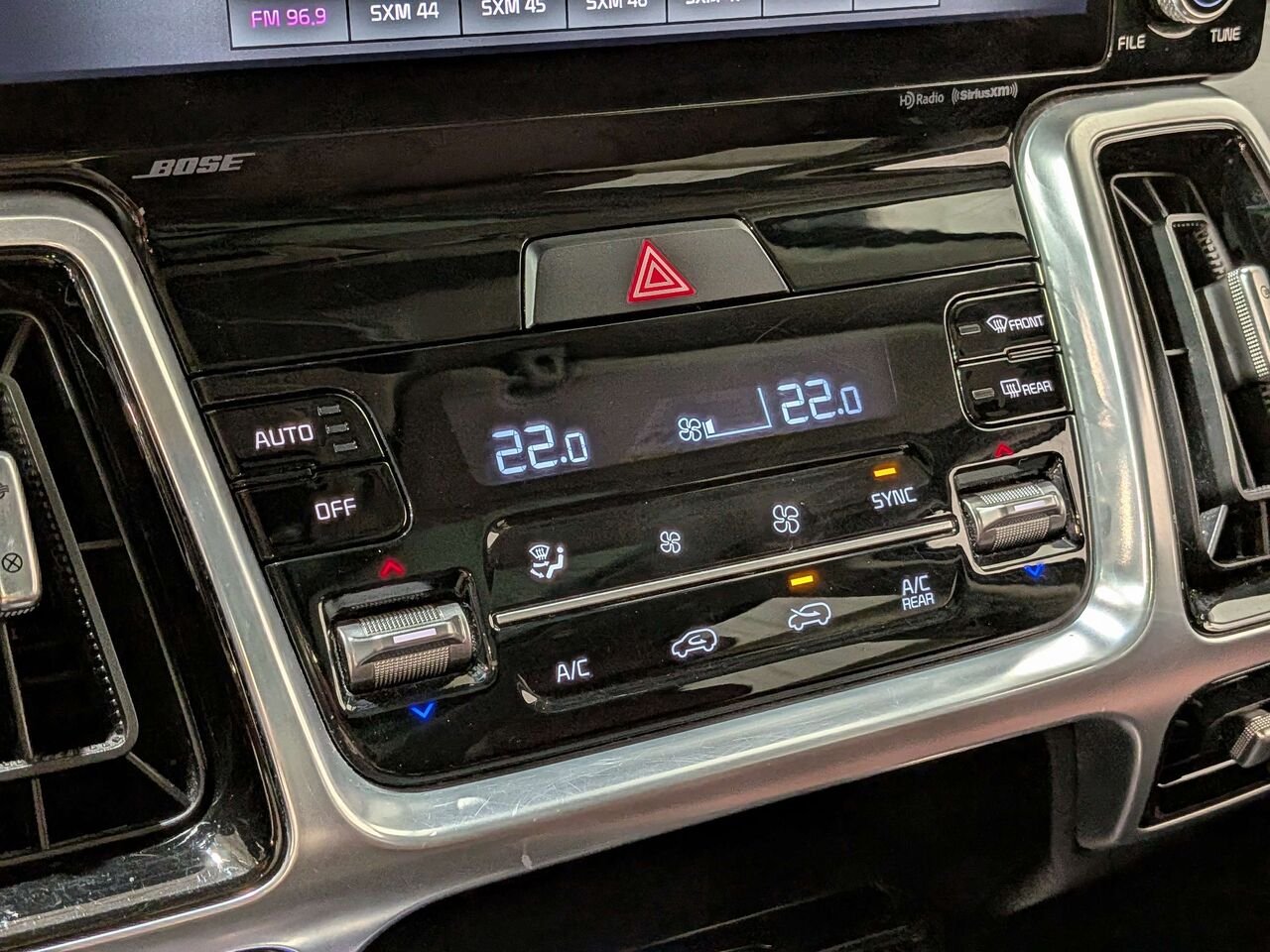 2022 Kia Sorento SX AWD w/Burgundy Leather Grey Val-David - photo #26
