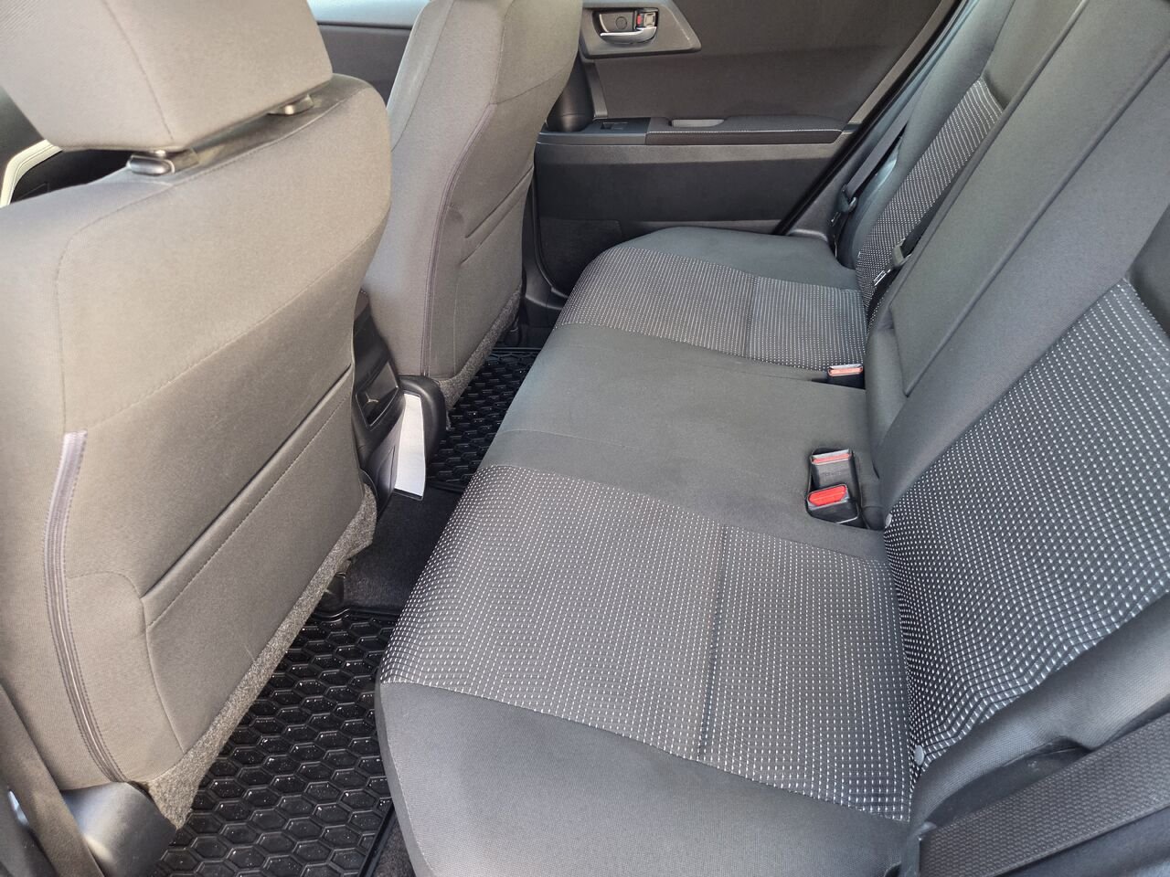 2018 Toyota COROLLA IM Silver Mont-Laurier - photo #12