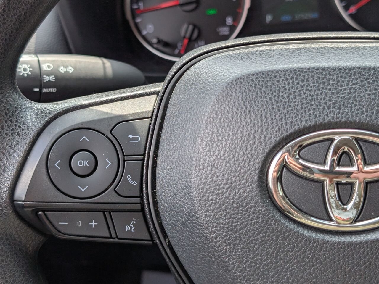 Toyota RAV4 LE/SIÈGES CHAUFFANTS/CAMÉRA DE RECUL/BLUETOOTH/AC/ 2022 Argent Sherbrooke - photo #14