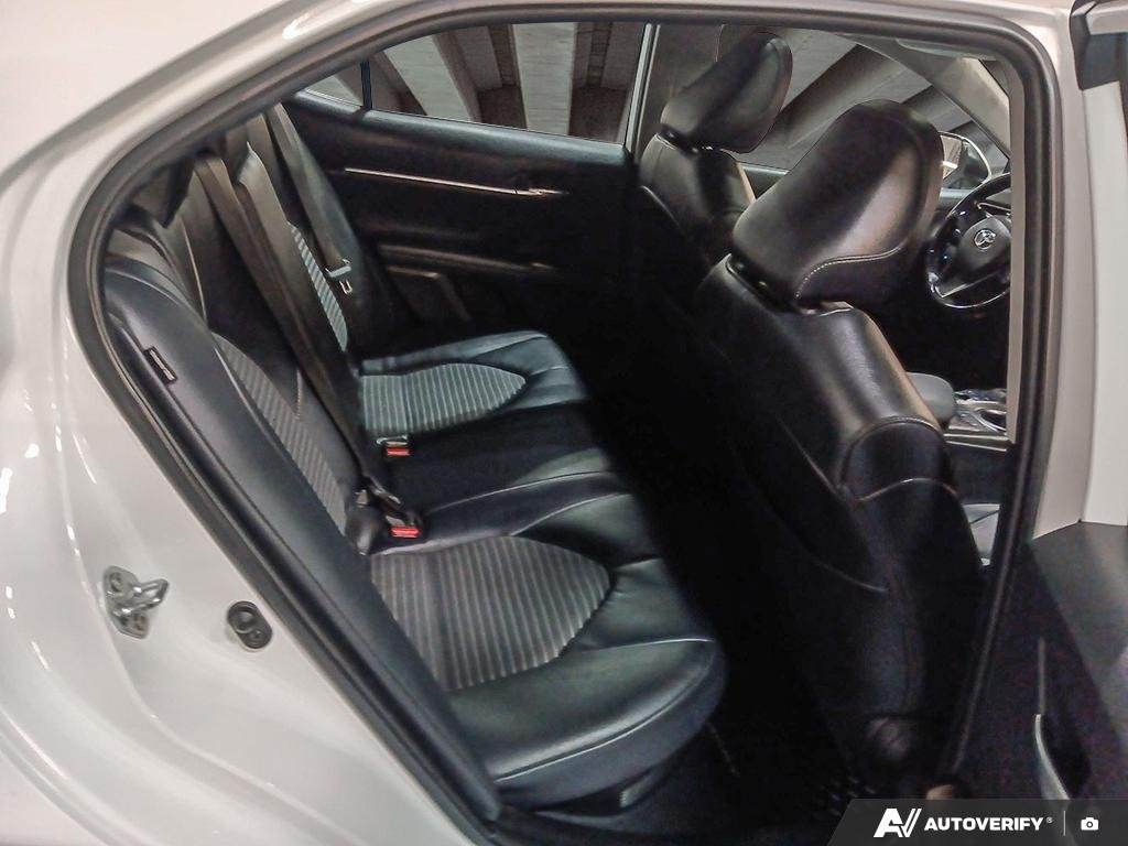 2021 Toyota Camry 2602151A | Hybrid SE White Edmonton - photo #22