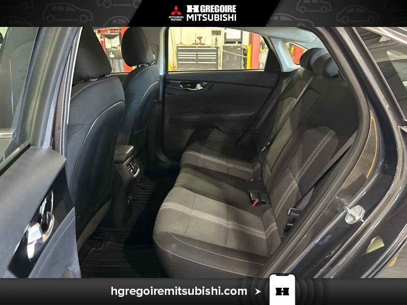 2024 Kia Forte Grey Blainville - photo #17