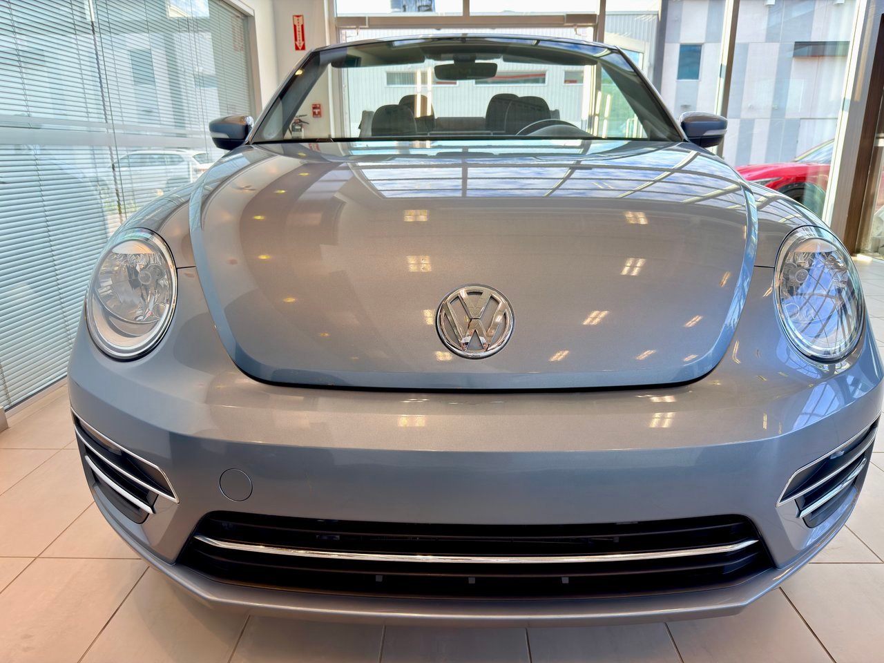 2019 Volkswagen Beetle Convertible Blue Notre-Dame-des-Prairies - photo #5