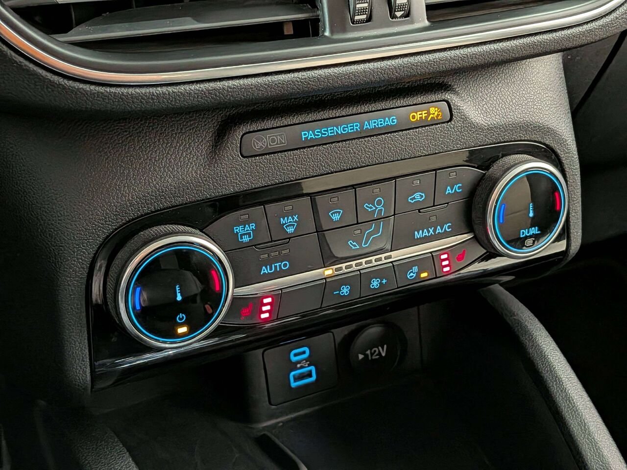 2022 Ford Escape Titanium Plug-In Hybrid FWD White Val-David - photo #27