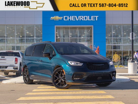 2025 Chrysler Pacifica Limited 3.6L 7 Passenger | Panoramic Sunroof Blue