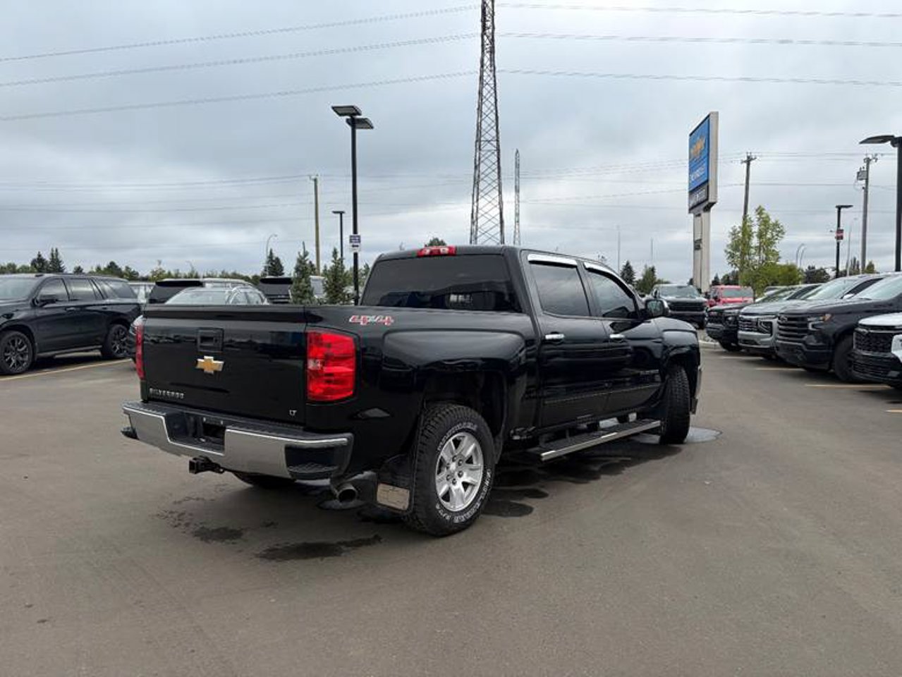 2017 Chevrolet Silverado 1500 4WD Crew Cab 143.5 LT w/1LT Black Sherwood Park - photo #4