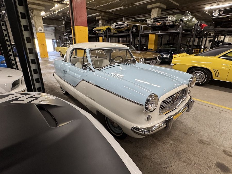 Nash Metropolitain Bleu