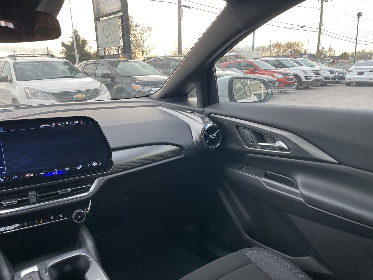 Chevrolet Equinox EV 2026 Blanc Longueuil, - photo #18