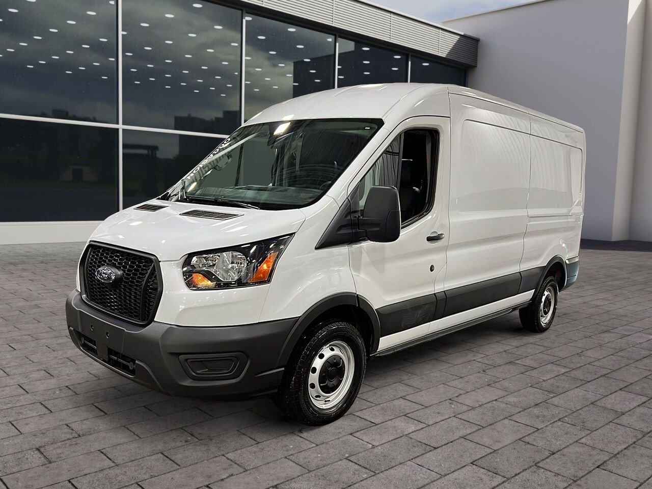 2025 Ford Transit fourgon utilitaire White Québec - photo #18